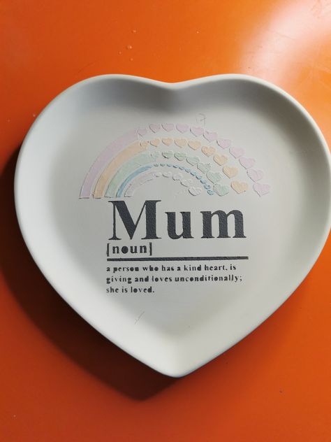 We love this heart plate a customer has made to show their appreciation for their mum :) Paint your own this Mother's Day and show your love all year round. #motherssday #painting #potterypainting #art #craftymonkey Heart Pottery Painting Ideas, Mothers Day Ceramic Ideas, Mothers Day Pottery Ideas, Clay Ideas For Mom, Mother’s Day Pottery, Mothers Day Clay Projects, Clay Mothers Day Gifts, Pottery Painting Ideas Easy, Heart Pottery