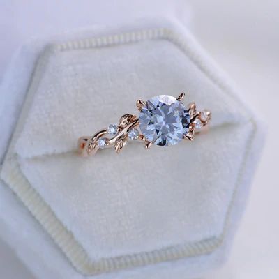 2 Carat Gray Round Brilliant Cut Moissanite Floral Rose Gold Engagemen - Giliarto Kostum Peri, خواتم خطوبة, Cute Promise Rings, Pretty Engagement Rings, Cute Engagement Rings, Yellow Gold Engagement Ring, Future Engagement Rings, Yellow Gold Engagement, Dream Engagement