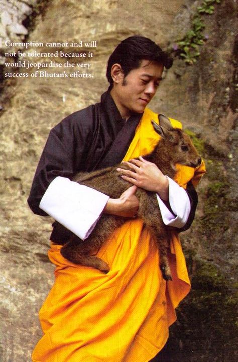 King Of Bhutan, Royal Pic, Bhutan King, Royal Aesthetic, Royal Weddings, Bhutan, Beauty Face, Royals, Royal Family