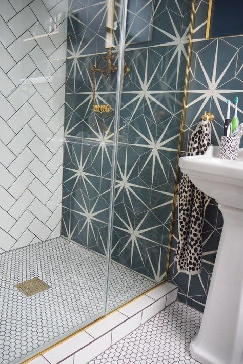 Graphic Tiles, Pretty Tiles, Bad Inspiration, Sopot, Dream Bathrooms, House Bathroom, Beautiful Bathrooms, Restoration Hardware, Barndominium