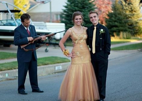 Overprotective Fatherbomb.. yeah, this is going to be my father Funny Prom, Couple Prom, Funny Military, Texas Humor, Prom Pictures Couples, Hunting Quotes, Homecoming Pictures, Military Memes, Prom Couples