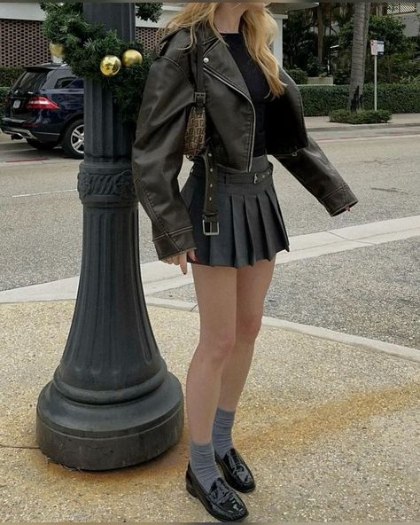 Leather Jacket Outfit Skirt Aesthetic, Pleated Skirt Jacket Outfit, Gray Socks Outfit, Outfit With Gray Skirt, Gray Skirt Outfits, Black Leather Pleated Skirt Outfit, Short Black Pleated Skirt Outfit, Black Pleated Skirt Outfit Winter, Grey Leather Jacket Outfit