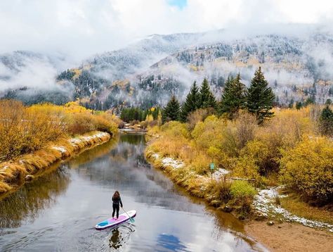 ❤ if you agree that autumn is the best time of year.  Aspen, Colorado Paddle To The Sea, Paddle Boarding Pictures, Paddle Board Surfing, Snowboard Girl, Sup Stand Up Paddle, Sup Boards, Golden Autumn, Inflatable Sup, Sup Surf