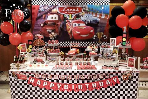 Incredible dessert table at a Disney's Cars birthday party! See more party planning ideas at CatchMyParty.com! Cars Themed Birthday Party, Movie Birthday Party Ideas, Engagement Table, Setting Room, Low Carb Fast Food, Lightning Mcqueen Party, Disney Cars Theme, Cars Birthday Party Decorations, Cars Birthday Party