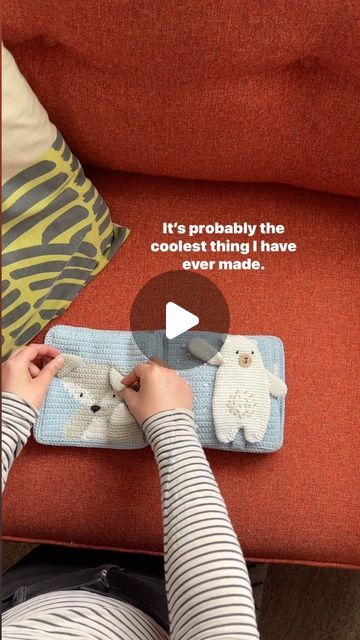 Jaz Damen on Instagram: "I wanted to share this crochet baby book I made for my friend’s lil baba 💛

Pattern by @zenknit_toys which was 💯 and so clear / all the videos were so helpful so would definitely recommend 

#polarbookzenknit" Baby Toys Aesthetic, Crochet Baby Book, Finger Puppet Patterns, Loom Projects, Puppet Patterns, Knitting Loom, Loom Knitting Projects, Crochet Baby Toys, Finger Puppet