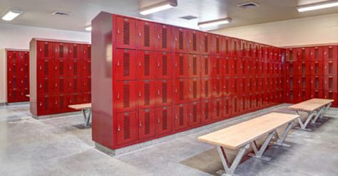 Locker room lawsuit: Boy claims his transphobia outweighs trans ... High School Lockers, Boarding School Aesthetic, High School Teen, School Building Design, American High School, School Hallways, Room Gym, Gym Lockers, School Interior