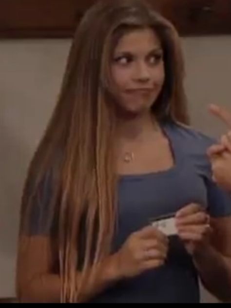 Topanga Topanga Lawrence Long Hair, Topanga Hair Long, Topanga Lawrence Hair Long, Topanga Lawrence Aesthetic, Danielle Fishel 90s Hair, Topanga Aesthetic, Topanga Haircut, Topanga Outfits, Topanga Lawrence Hair