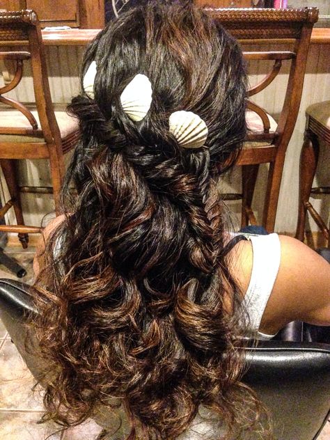 Curly Mermaid Hair, Brown Mermaid Hair, Mermaid Updo, Mermaid Hair Brunette, Job Hairstyles, Long Mermaid Hair, Barbie A Mermaid Tale, Big Fish Musical, Siren Show