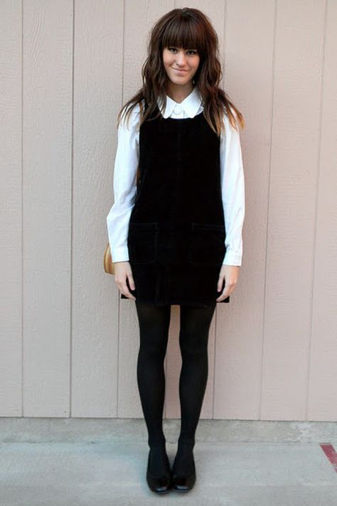 5de7f232e900b57cd6de2e9ffd2744d8 Cute Jumper Outfits, Black Jumper Outfit, Pinafore Dress Outfit, Black Dungaree, Jumper Dress Outfit, Jumper Outfits, Maxi Dress Outfit Fall, Black Pinafore, Jumper Outfit