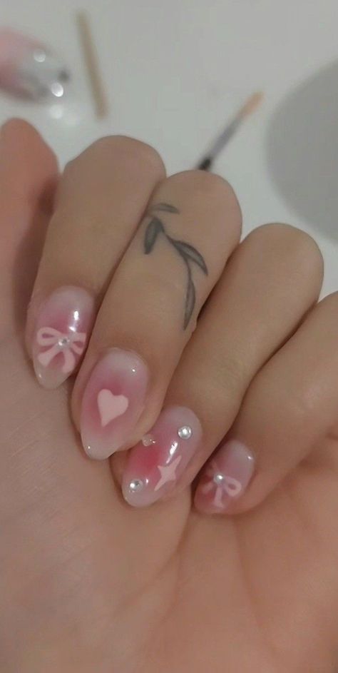 Coquette Nail Inspo Pink, Coquette Nails Natural, Short Nail Gel Polish Design Ideas, Short Nail Designs Coquette, Short Pink Bow Nails, Gem Short Nails, Coquette Natural Nails, Really Cute Nails Short, Nails Ideas Gel Short