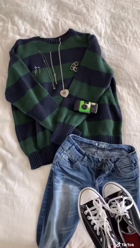 Grunge 90s, Tomboy Style Outfits, Indie Outfits, Swaggy Outfits, Dream Clothes, Teen Fashion Outfits, Retro Outfits, Grunge Outfits, Aesthetic Outfits