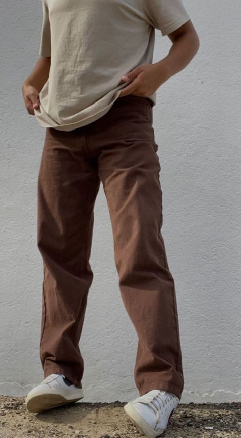 Corteroid Pants Outfit Men, Tan Clothes Aesthetic Men, Men’s Brown Jeans Outfit, Brown Pants Mens Outfits, Outfits With Brown Pants Men, Brown Pants Fit Men, Men Courdoroy Pants Outfit, Brown Pants Outfit Aesthetic Men, Mens Brown Jeans