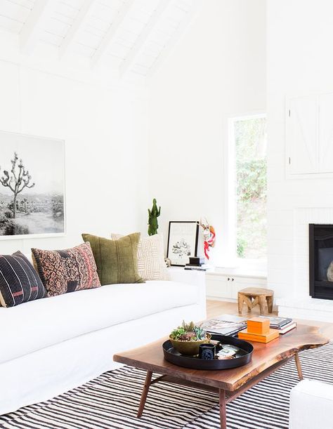 Inside a crisp, boho eclectic home! White Couch, Funky Decor, Amber Interiors, White Furniture, A Living Room, Eclectic Home, Step Inside, Home Fashion, Living Room Inspiration