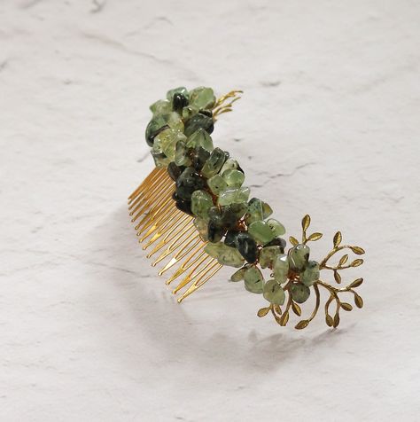 Green Bridal Accessories, Earthy Hair Accessories, Green Hair Accessories, Green Hair Accessories Aesthetic, Elegant Green Hair Accessories For Gifts, Green Hair Accessories Wedding, Green Hair Piece, Elegant Green Hair Accessories For Wedding, Green Leaf Hair Accessories