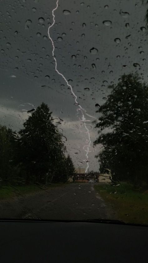 Stormy Weather Aesthetic Rain, Thunderstorm Aesthetic Dark, Stormy Night Aesthetic, Thunder Storm Aesthetic, Rain With Thunder, Thunderstorm Aesthetic, Thunder Aesthetic, Bad Weather Photography, Thunderstorm Pictures