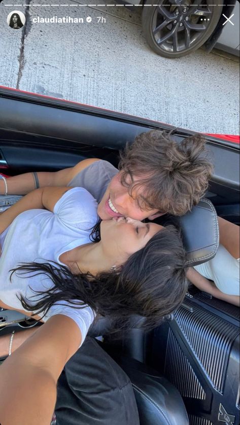 Finny Smith, Claudia Tihan, Teenage Love, Shotting Photo, The Love Club, Cute Couples Photos, Couples Goals, Photo Couple, Cute Relationship Goals