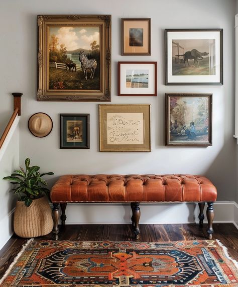 gallery wall art vintage style Gallery Wall Old Frames, Elegant Gallery Wall, Free Wall Art Prints, Corner Gallery Wall, Gallary Wall, Polo Lounge, Eclectic Vintage Decor, Office Redo, Galley Wall