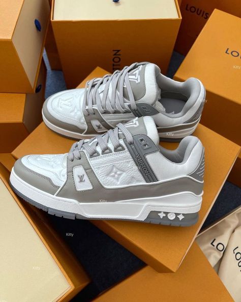 Hi My Friends If you feel boring so visit my website for entertaining Smart Casual Outfit Ideas, Zapatillas Louis Vuitton, Channel Shoes, Dream Sneakers, Lv Sneakers, Pack With Me, Louis Vuitton Sneakers, Black Dresses Classy, Black Men Fashion Swag