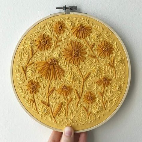 Hoop Painting, Creative Embroidery, 자수 디자인, Favourite Colour, Modern Embroidery, Embroidery Hoop Art, Embroidery Craft, Hand Embroidery Patterns, Crafty Craft