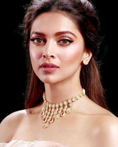 Deepika Padukone Latest Images. Deepika Padukone Makeup, Dipika Padukone, Deepika Padukone Style, Indian Woman, Marmaris, Make Up Looks, Bollywood Stars, Bollywood Celebrities, Deepika Padukone