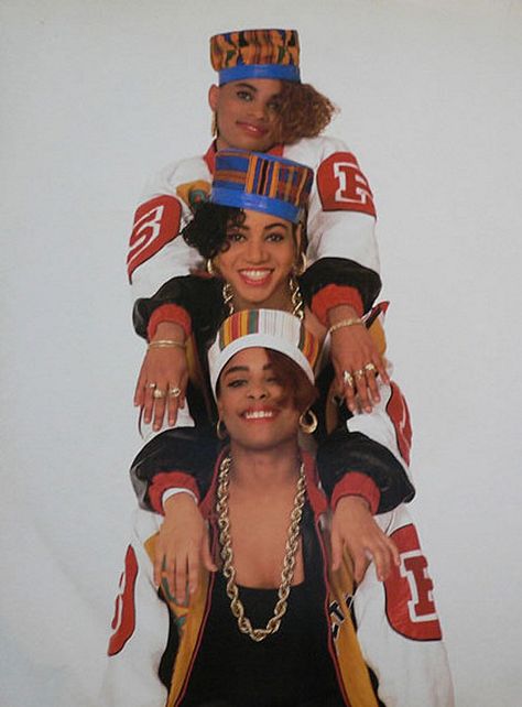 Salt N Pepa My high school early 90s memories but still sound good miss those days Salt N Peppa Outfits 90s, Black Diaspora, Perfect Playlist, Tube Dresses, Rap City, Salt N Peppa, Salt N Pepa, 90s Outfits, Heart Music