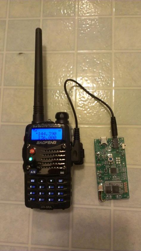 Mobile Ham Radio, Radio Kit, Ham Radio Antenna, Diy Tech, Cb Radios, Raspberry Pi Projects, Pi Projects, Tracking App, Electrical Projects