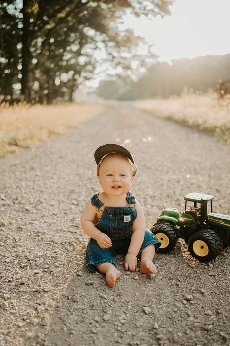 Hunting First Birthday Photoshoot, Barnyard First Birthday Pictures, Golden Hour First Birthday, Country 1 Year Pictures, 1st Birthday Field Pictures, One Year Old Tractor Pictures, Country First Birthday Pictures, 1st Birthday Rodeo Photoshoot, Farm 1 Year Photos