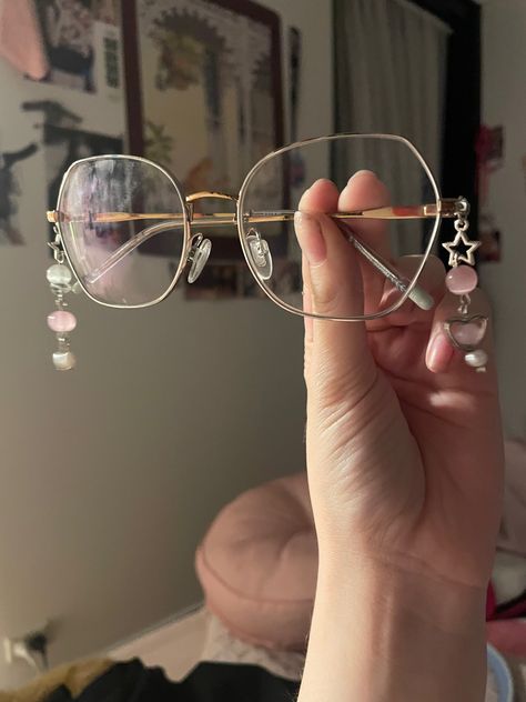 Kawaii Glasses, Clear Glasses Frames Women, Jewelry Coquette, Y2k Glasses, Glasses Inspiration, Clear Glasses Frames, Funky Glasses, Cool Glasses, Cute Glasses