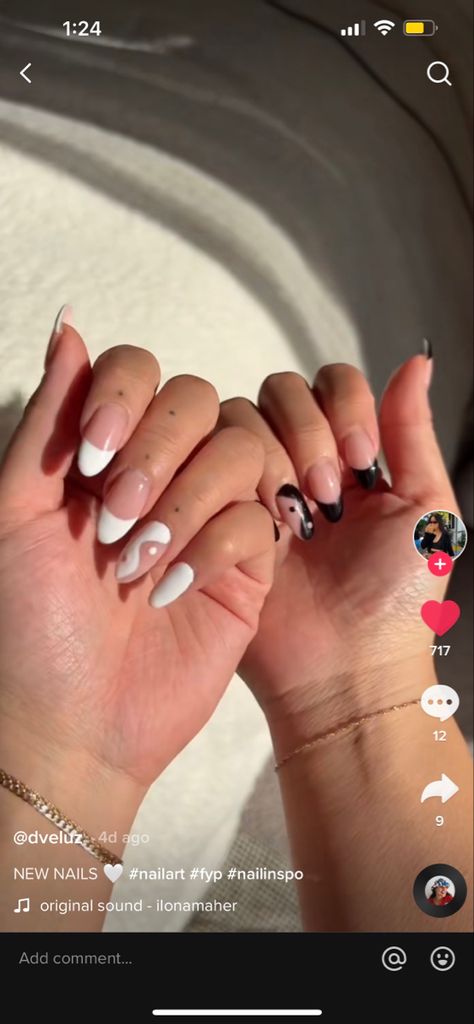 Duo Nail Ideas, Bff Nails Designs Best Friends, Bsf Nails Matching, Friendship Nails, Matching Nails With Bff, Matching Bestie Nails, Matching Nails With Best Friend, Best Friend Nails Ideas, Duo Nails