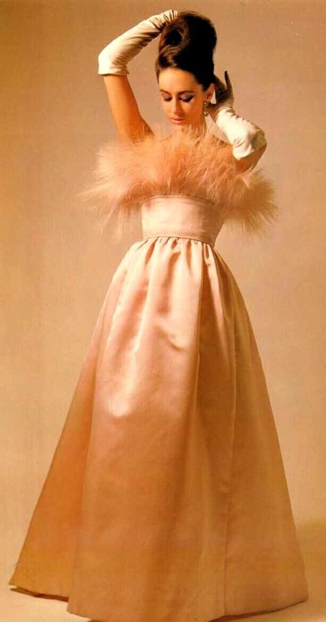 HISTORICAL 1960 BEST DRESSES Decades Of Fashion, Glamour Vintage, Satin Ball Gown, Lauren Hutton, Fashion 1960s, Early 60s, Vintage Gowns, Creation Couture, Vintage Couture