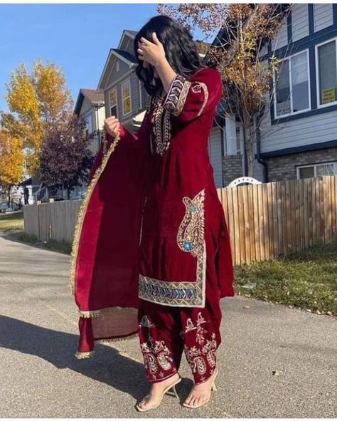 Mehroon Suit Designs Punjabi, Latest Punjabi Suit Designs Party Wear 2023, Mehroon Suit Designs, Trending Punjabi Suits, Silk Punjabi Suit, Boutique Style Dresses, Stitching Designs, Suite Design, Bridal Suits