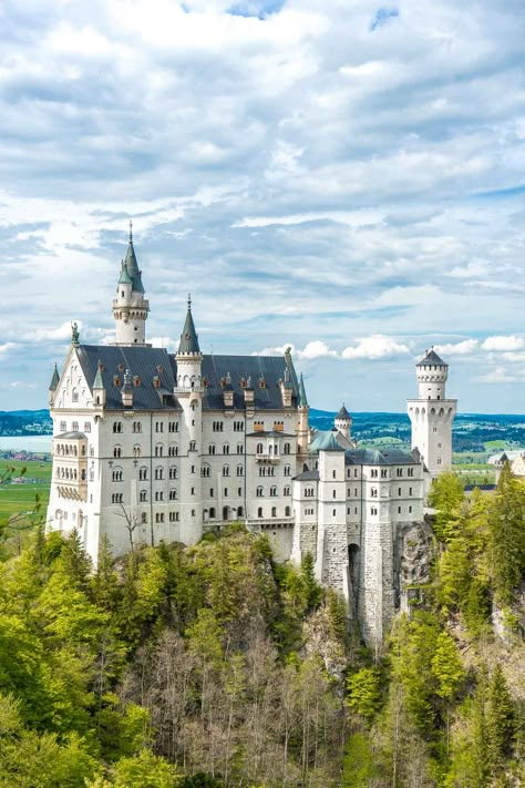 Germany Castles Neuschwanstein, Real Castles, Castles To Visit, Germany Photography, Germany Castles, Castles Interior, Neuschwanstein Castle, Fairytale Castle, Travel Locations