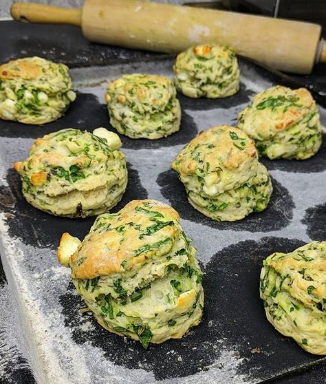 Feta Scones, Berry Scones Recipe, Tea Scones Recipe, Great British Baking Show, British Baking Show, Scones Recipe Easy, Self Raising Flour, Savory Scones, Spinach Feta