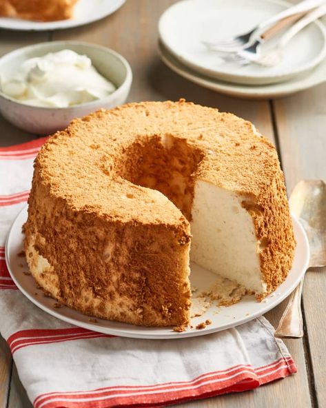 Recipe Using Egg Whites, Egg White Recipes, Angel Food Cake Pan, Classic Cake, Angel Food Cake, Food Cake, Cake Pan, Angel Food, Cake Flour