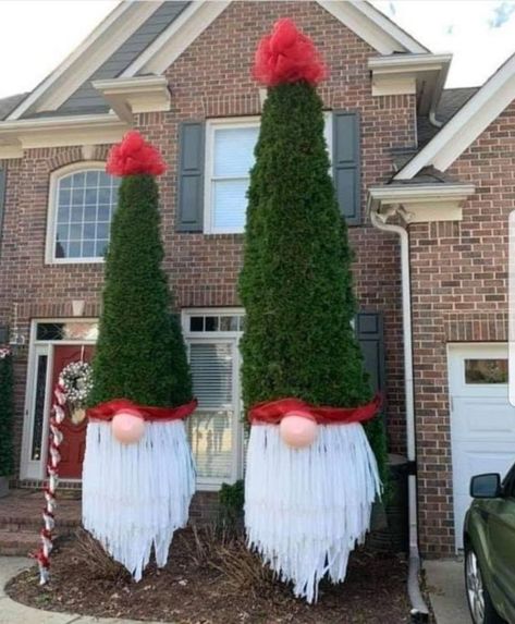 Outdoor Christmas Diy, Christmas Garden Decorations, Diy Tree, Gnomes Diy, Christmas Porch Decor, Festival Diy, Navidad Diy, Diy Gnomes, Christmas Garden