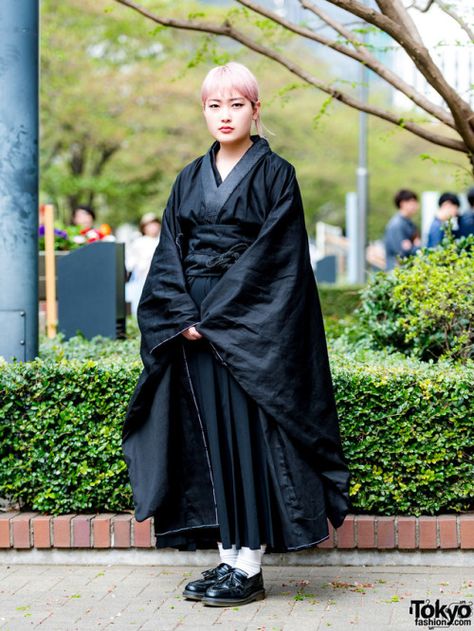 18-year-old Japanese student Momoka on the street in Tokyo near... by  #TokyoFashion #TokyoStyle Kimono Street Style, Japanese Student, Bunka Fashion College, Fashion College, Kimono Japanese, Harajuku Fashion Street, Black Kimono, Japanese Street, Tokyo Fashion