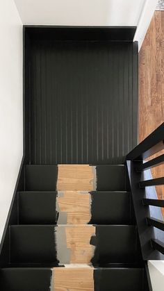 Black Painted Stairs, Stairway Makeover, Diy Stairs Makeover, Diy Staircase Makeover, Stairs Makeover Ideas, Stair Renovation, Painted Staircases, Black Stairs, Dream Basement