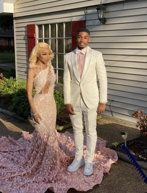 White And Pink Prom Couple, Matching Pink Prom Outfits, Pink Prom Black Couple, Prom Outfits For Guys Pink, Couple Prom Outfits Ideas, Pink Prom Dresses Couple, Prom Couples Outfits Pink, Light Purple Prom Couple, Pink Prom Outfits For Couples