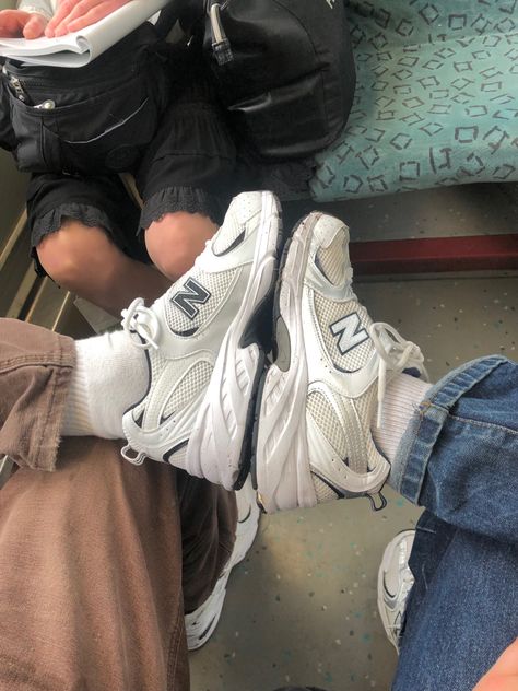 New Balance Couple Shoes, Couple Shoes Matching, Shoes Matching, Couple Sneakers, Shoes New Balance, Couple Shoes, Love My Body, Pic Pose, Photography Inspo