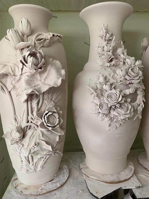 Victorian Vases, Sculpture Art Projects, Rose Pottery, Pottery Lessons, Ceramic Art Sculpture, Sculpture Art Clay, Plaster Sculpture, Vase Crafts, Hand Built Pottery