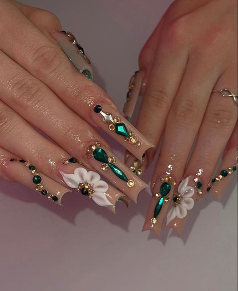 Emerald Green Nails, Dance Nails, Quince Nails, Quinceanera Nails, Emerald Nails, Green Acrylic Nails, Pink Glitter Nails, Long Acrylic Nail Designs, Fancy Nails Designs