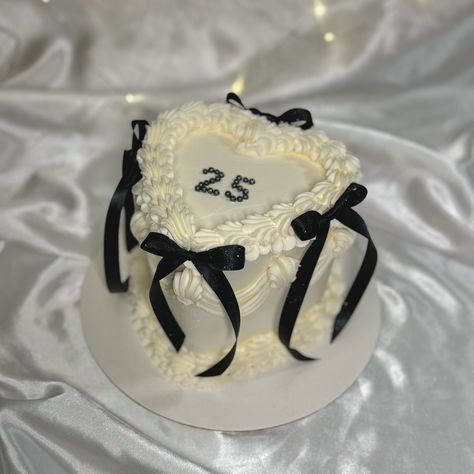 4 Inch Cakes, 30th Birthday Cake For Women, 28th Birthday Cake, 19th Birthday Cakes, Sparkle Cake, 20 Birthday Cake, 25th Birthday Cakes, 18th Cake, White Birthday Cakes