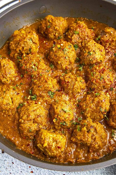 Spicy Appetizer Recipes, Homemade Curry Powder, Curry Meatballs, Chili Pepper Recipes, Spicy Curry, Spicy Appetizers, Beef Meatballs, Curry Sauce, Curry Chicken Recipes