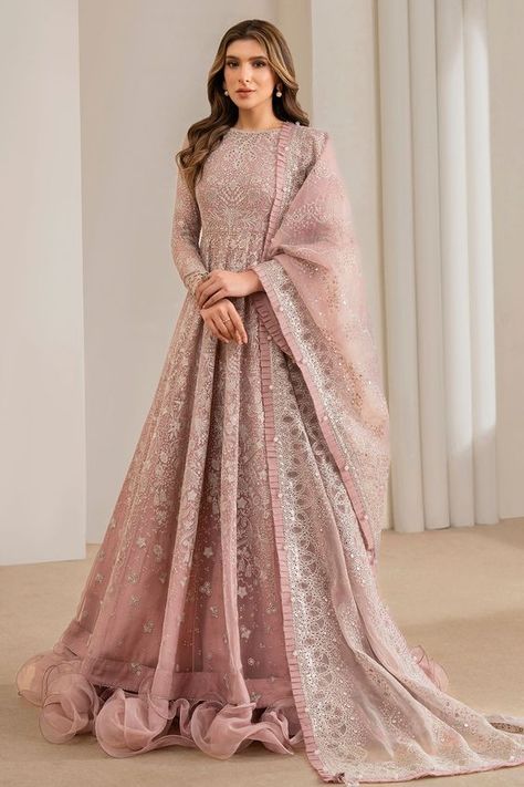 Embroidery Gown Designs, Hijab Bridal Dress, Heavy Wedding Dress, Gowns Dresses Indian Party Wear, Shaadi Dresses, Eid Photoshoot, Engagement Dress For Bride, Disney Engagement, Chiffon Sleeves