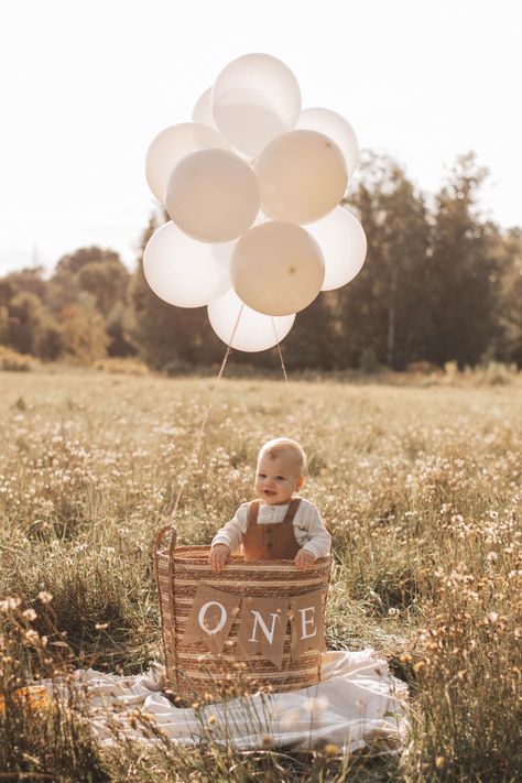 Mother Day Photoshoot, Mother Day Photoshoot Mini Sessions, Baby Birthday Photoshoot, Boho Mother, Baby Birthday Decorations, 1st Birthday Pictures, Baby Fotografie, 1st Birthday Photoshoot, First Birthday Pictures