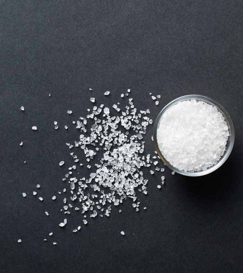 Sprinkle Some Salt Around The House – Here’s Why It’s So Amazing And Why You Should Do It Clean House With Dogs, Cleaning Sink Drains, Teeth Images, Salted Chocolate Chip Cookies, Sprinkle Salt, Homemade Cleaning Solutions, Clean Sink, Fool Proof Recipes, Household Cleaning Tips