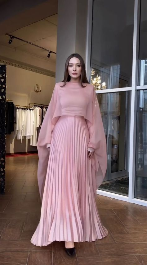 Elena Radionova, Bride Dress Simple, Soiree Dress, Gowns Dresses Elegant, Women Dresses Classy, Modest Dresses Casual, Elegant Dresses Classy, Modesty Fashion, Muslim Fashion Dress