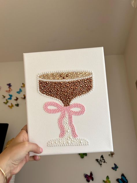 Super cute espresso martini diamond painting! 8x10 canvas made with rhinestones and pearls! Hand painted and made to order! Glitter Artwork, Sentimental Art Ideas, Mini Diamond Painting, Diamond Art Pictures, Painting For College Apartment, Beads On Canvas, Sparkle Canvas Art, Rhinestone Pictures, Beaded Canvas Art