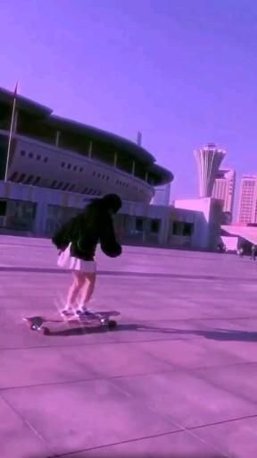 Aesthetic 🤍 Cool Videos For Edits, Skateboard Aesthetic Girl, Ff Video Edit, Girl Skateboarding Aesthetic, Girls Aesthetic Vídeo, Cool Videos Aesthetic, Short Girl Aesthetic, Cute Video Edits Aesthetic, Edit Videos Aesthetic