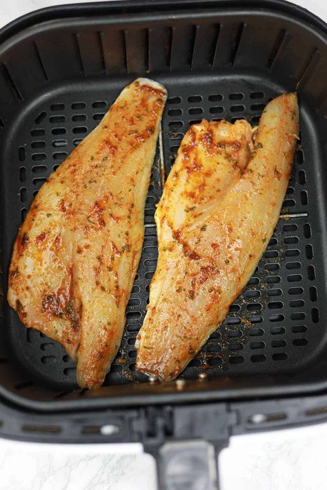 Air Fryer Cod Recipe, Frozen Salmon Recipe, Air Fryer Tilapia, How To Cook Tilapia, Walleye Recipes, Air Fryer Fish Recipes, Sea Bass Recipes, Air Fryer Fish, Frozen Salmon